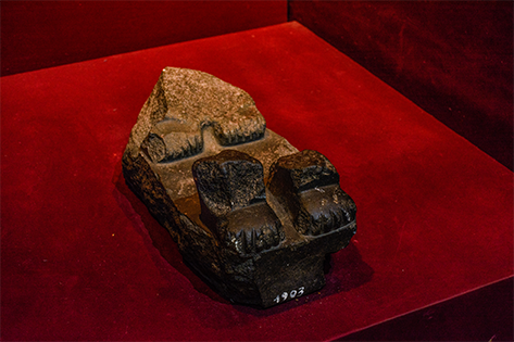 Restos de la figura de un  puma en el Museo Inka del Cusco, 2019, fotografía de Claudia Holgado